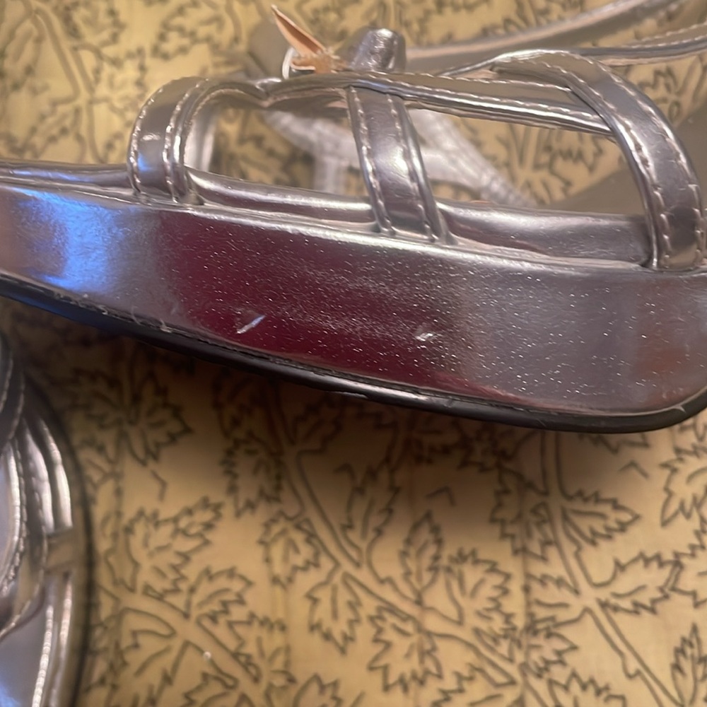 NEW Silver Women's Sandals 8M - Picture 8 of 8
